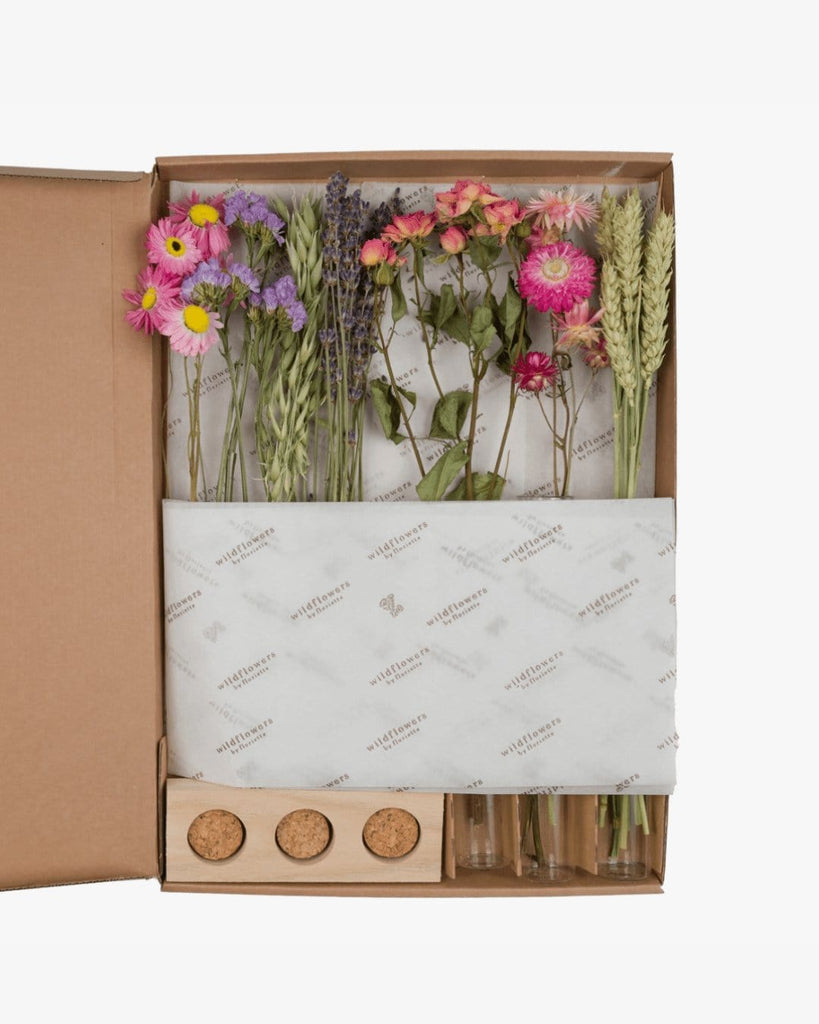 Blomster i postkasse gaveeske - med vaser - rosa - Snyggelig